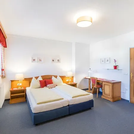 Garni Noeserlgut Otel 4*