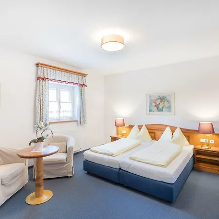 Hotel Garni Noeserlgut 4*