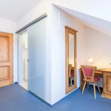 Garni Noeserlgut 4* Λιντς