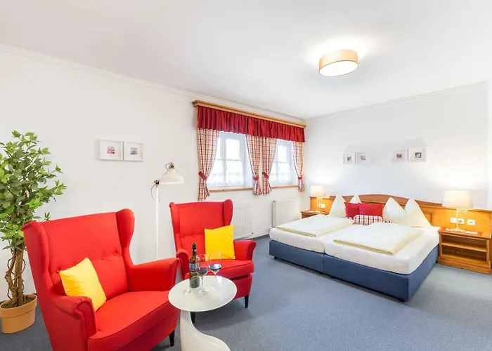 فندق Garni Noeserlgut 4*