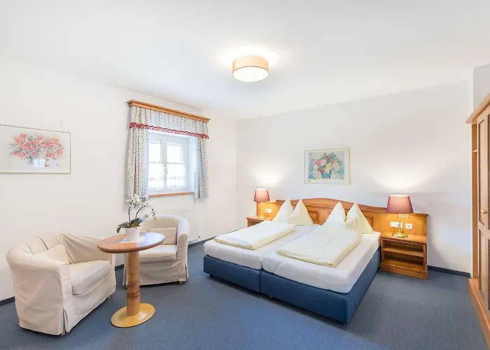 فندق Garni Noeserlgut 4*