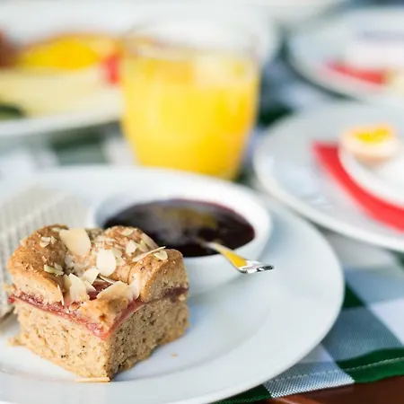 ホテル Garni Noeserlgut