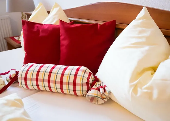 Garni Noeserlgut Hotel Linec