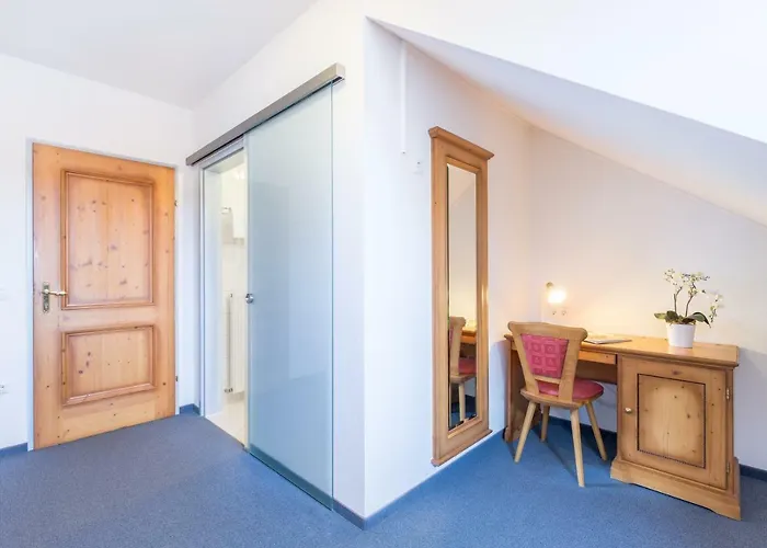 Garni Noeserlgut 4* Linec